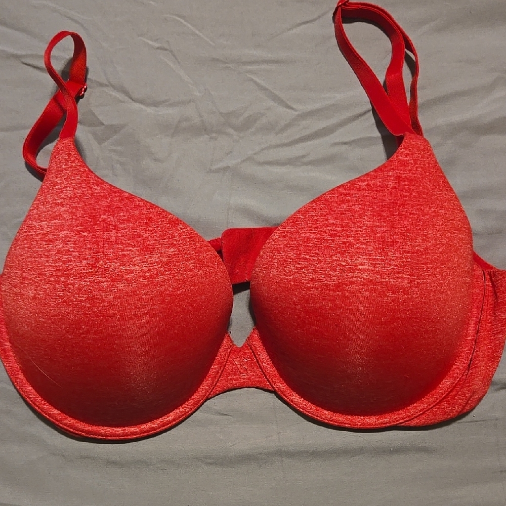 Vibrant Red Full-Coverage Bra with Adjustable Straps